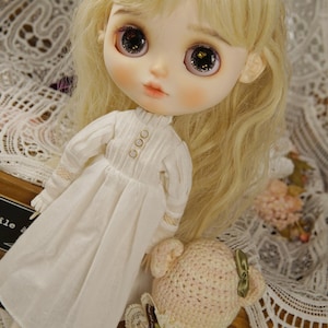White Vintage Doll Dress with Apron & Socks: Blythe, Azone, OB24/OB22