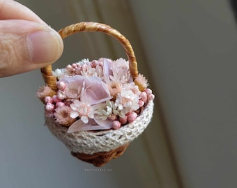 1:6 poppenhuis mini bamboe manden, miniatuur manden met roze bloemen voor Blythe, bamboe mand miniatuur, poppenhuis decoratie