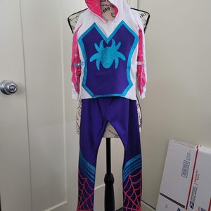 ゴーストスパイダーをテーマにした衣装