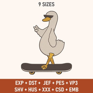 Puede incluir: Un ganso de dibujos animados con gafas de sol y haciendo skateboard. El ganso es gris con un pico y patas amarillas. La tabla de skate es negra con ruedas doradas. El texto "9 SIZES" está en la parte superior de la imagen. El texto "EXP + DST + JEF + PES + VP3 SHV + HUS + XXX + CSD + EMB" está en la parte inferior de la imagen.
