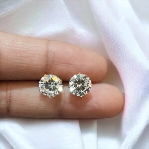Dainty Stud Earrings / Tiny Cz Titanium Hypoallergenic / Cubic Zirconia Studs / SImple Minimalist Studs / Gold Plated / Simulated Diamonds