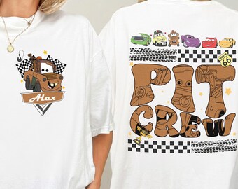 2-seitig Boxencrew Disney Cars Shirt, Lightning McQueen Mater Sally Carrera Doc Hudson Racing Cars Land Group Shirt, Autos Familienurlaub
