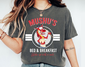 Shirt bed & breakfast van Mulan Mushu, retro shirt Mushu, vakantiecadeau, shirt Trip 2025