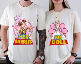 Maglietta con Woody e Bo Peep, la coppia di Toy Story, il suo sceriffo, la sua bambola, maglietta di coppia, buon San Valentino 2026, maglietta per la luna di miele