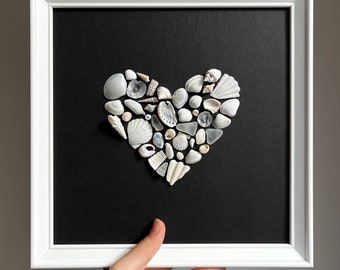 Coeur noir et blanc, cadre de coquille de mer, oeuvre de verre de mer, anniversaire, pendaison de crémaillère, cadeau de Saint-Valentin, mur côtier, cadeau de fête des mères, pour lui