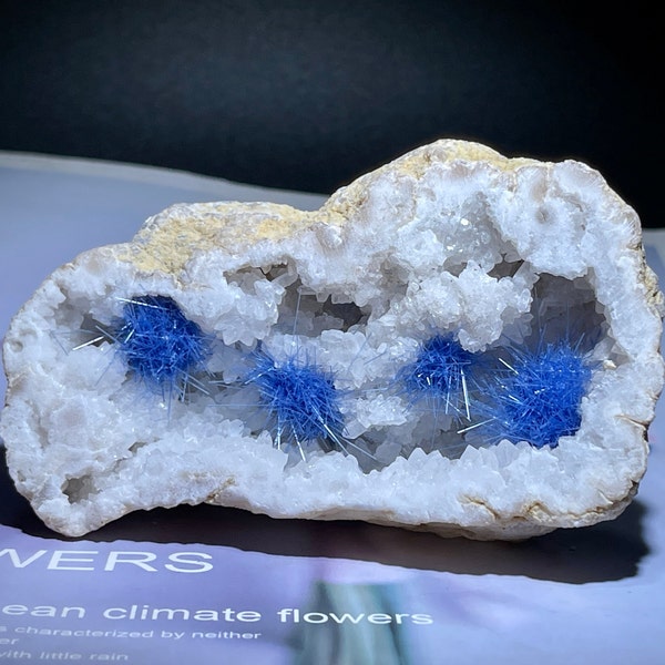 Weiße Geode Probe, Quarzcluster, Goethit, blaues Kupfererz, Quarzkristallcluster, Mineralprobe, Energiekristallgeschenk 1PC