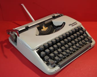 ヴィンテージ OLYMPIA タイプライター、60 年代のオフィス装飾 - Etsy 日本