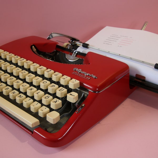 Machine à écrire vintage Olympia Splendid 99 rouge avec boîtier noir, années 60