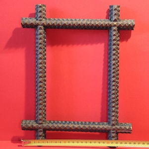 Antiker Landstreicher-Kunst-Rahmen, handgeschnitzter hölzerner Bilderrahmen (26 x 32 cm)