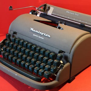 Remington Quiet Riter Typewriter - Etsy