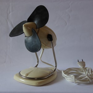 Vintage mid century bakelit table fan/ventilator from the 1970s made in Hungary