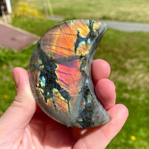 Flashy Pink Labradorite Moon Carving / Rainbow Labradorite / Crystal Carving