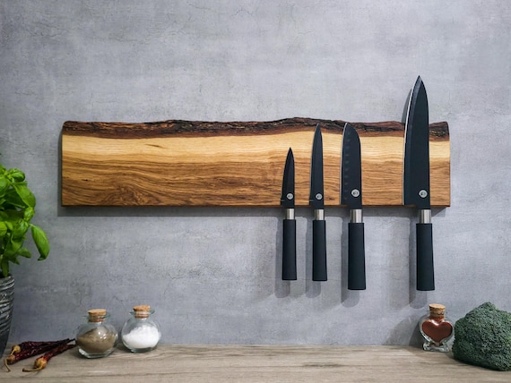 Magnetic knife rack made of solid oak with a natural live edge | Timeless live-edge design | Rustic knife holder for the kitchen