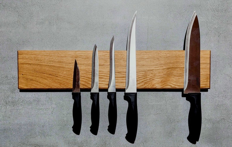 Beautiful knife bar made of solid oak magnetic image 2
