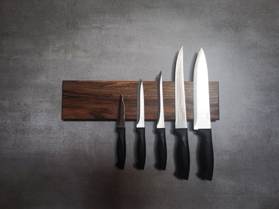 Beautiful knife rack made of solid walnut - magnetic - stylish gift for him & her - high-quality kitchen accessories