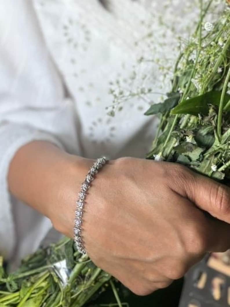 Moissanite star bracelet, 925 sterling silver adjustable chain bracelet, affordable luxury bracelet, available in sterling silver, gold plated, rose gold plated, minimalist designer bracelet, handcrafted jewelry gift