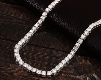 4爪セッティングのシルバーテニスネックレス - アイスアウトシルバージュエリー、彼女へのギフト