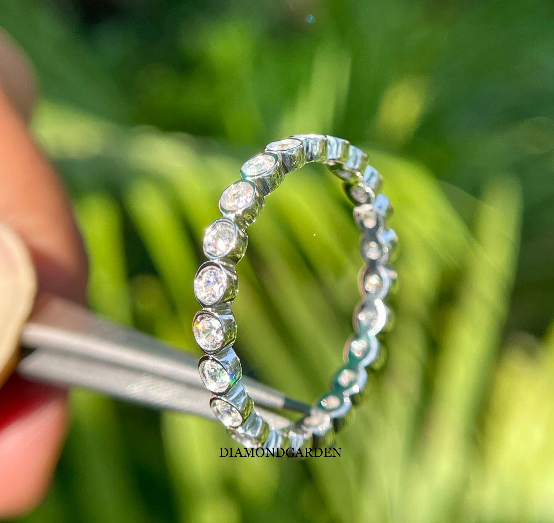 2.00 MM ベゼルセット ラウンドカット モアッサナイト 結婚指輪