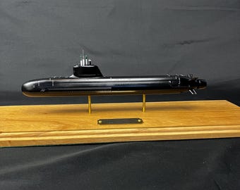 U-Boot-Modell der Suffren (Barracuda) Klasse - Maßstab 1:350, französische Marine, Ausstellungsstück oder Bausatz