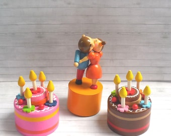 Kisses & Cake Push Puppets - Thumb Toy - Wakouwa Wood - Novelty Dancing Press Base  - Birthday