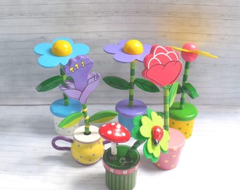 Flowers Daisy Roses Push Puppets  Floral - Press Up Toy - Wakouwa Wood - Novelty - Push Up  - Send Flowers