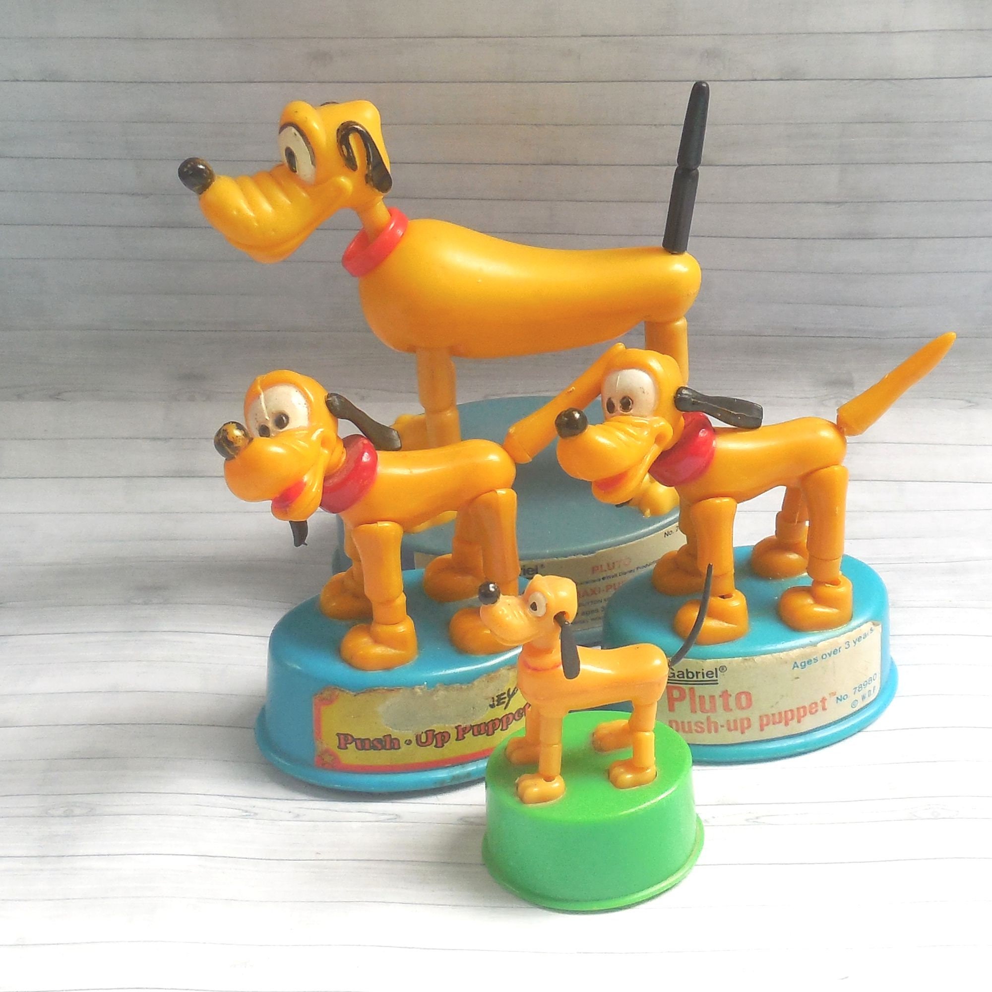 Vintage Hard Plastic Sniffing Hound Dog Push Toy 