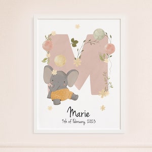 Impressão personalizada da inicial do nome do elefante | Decoração fofa de aquarela Safari | pôster personalizado do nascimento | arte da parede do berçário da menina | Presente para recém-nascido