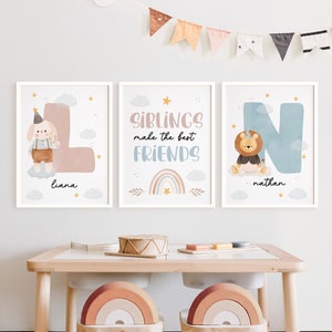 Conjunto de pôster personalizado para quarto de irmãos | Impressão Inicial do Nome | Decoração de berçário de floresta | Irmãos fazem a arte da parede dos melhores amigos | DOWNLOAD DIGITAL