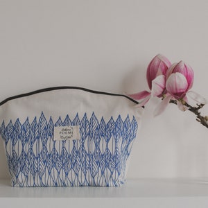 Grande Trousse de toilette ou pochete de voyage en coton imprimee a la main