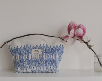 Grande Trousse de toilette ou pochete de voyage en coton imprimee a la main