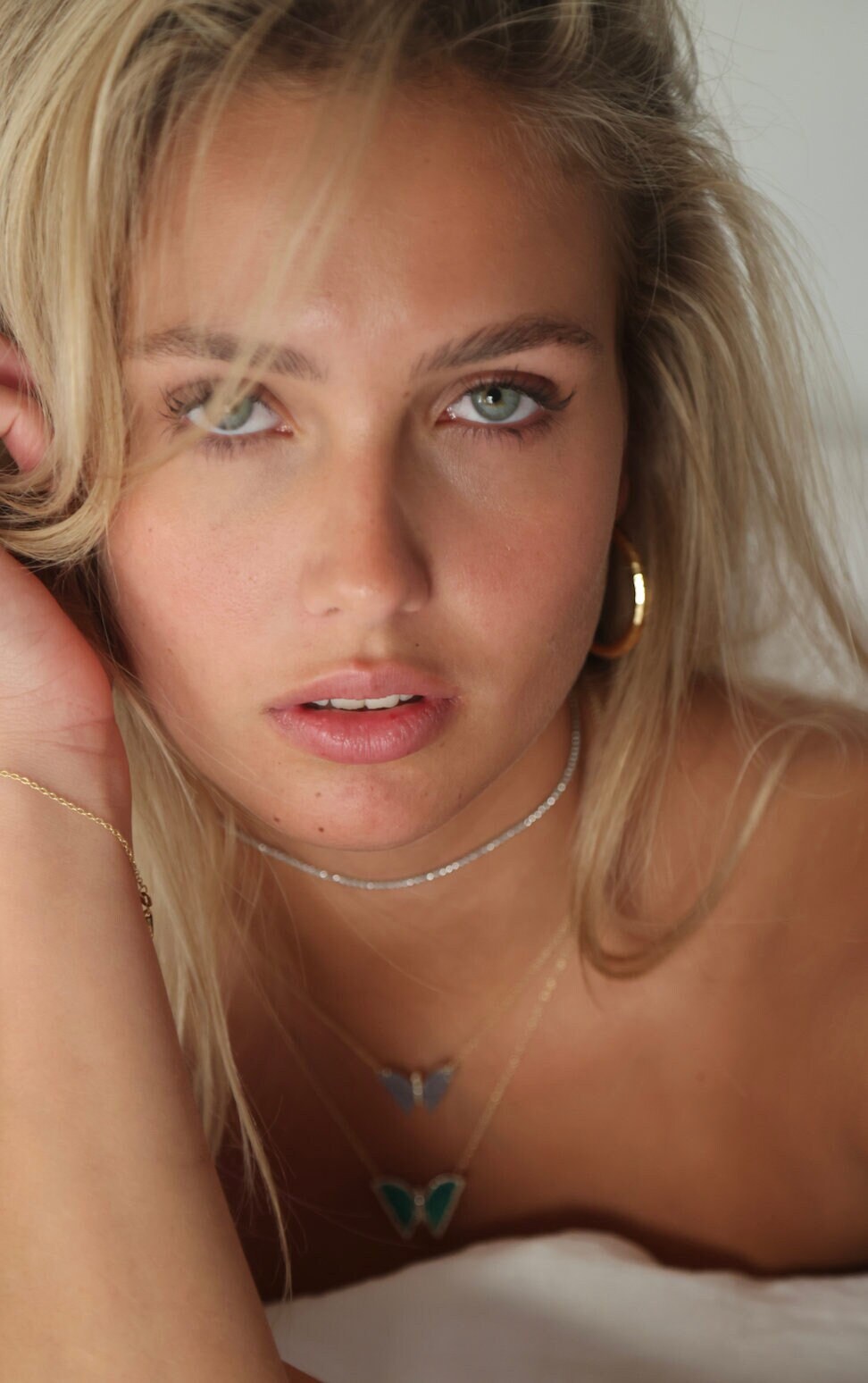 THE MEDIUM facetted hoops
