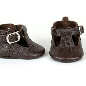 Handmade Dark Brown Leather Baby T-Strap Shoes, Koyu Kahverengi Deri Bebek T-Strap Ayakkabı, Zapatos de bebé cuero marrón, Dunkelbraune Baby-Lederschuhe, Chaussures bébé cuir marron, Scarpine neonato pelle marrone, Bruine leren babyschoentjes, 深棕色真皮婴儿鞋, ダークブラウン レザー ベビーシューズ, डार्क ब्राउन लेदर बेबी जूते, حذاء طفل جلدي بني داكن, Sapatinho de couro marrom, 다크 브라운 가죽 아기 신발