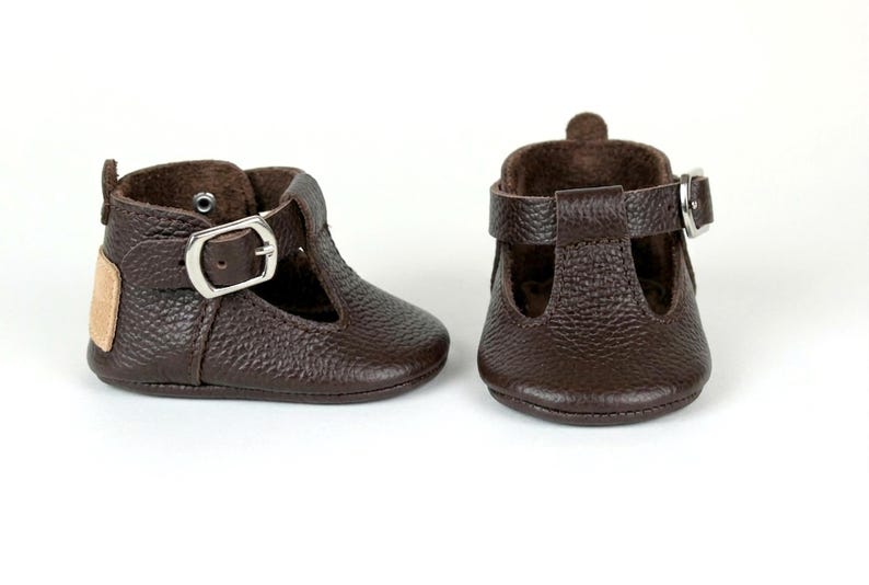 Handmade Dark Brown Leather Baby T-Strap Shoes, Koyu Kahverengi Deri Bebek T-Strap Ayakkabı, Zapatos de bebé cuero marrón, Dunkelbraune Baby-Lederschuhe, Chaussures bébé cuir marron, Scarpine neonato pelle marrone, Bruine leren babyschoentjes, 深棕色真皮婴儿鞋, ダークブラウン レザー ベビーシューズ, डार्क ब्राउन लेदर बेबी जूते, حذاء طفل جلدي بني داكن, Sapatinho de couro marrom, 다크 브라운 가죽 아기 신발