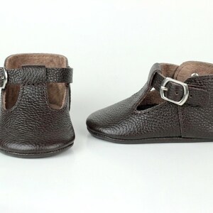 Handmade Dark Brown Leather Baby T-Strap Shoes, Koyu Kahverengi Deri Bebek T-Strap Ayakkabı, Zapatos de bebé cuero marrón, Dunkelbraune Baby-Lederschuhe, Chaussures bébé cuir marron, Scarpine neonato pelle marrone, Bruine leren babyschoentjes, 深棕色真皮婴儿鞋, ダークブラウン レザー ベビーシューズ, डार्क ब्राउन लेदर बेबी जूते, حذاء طفل جلدي بني داكن, Sapatinho de couro marrom, 다크 브라운 가죽 아기 신발
