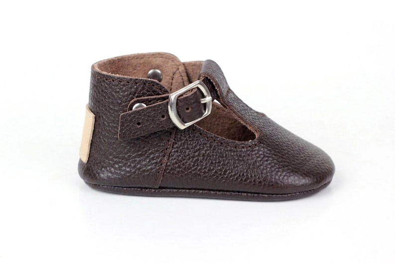 Handmade Dark Brown Leather Baby T-Strap Shoes, Koyu Kahverengi Deri Bebek T-Strap Ayakkabı, Zapatos de bebé cuero marrón, Dunkelbraune Baby-Lederschuhe, Chaussures bébé cuir marron, Scarpine neonato pelle marrone, Bruine leren babyschoentjes, 深棕色真皮婴儿鞋, ダークブラウン レザー ベビーシューズ, डार्क ब्राउन लेदर बेबी जूते, حذاء طفل جلدي بني داكن, Sapatinho de couro marrom, 다크 브라운 가죽 아기 신발