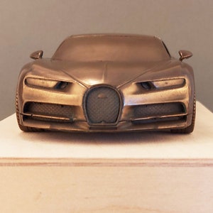 Bugatti Chiron / cold cast car figurine with a gold bronze metallic finish / personalized gift box included / collector's item / sports cars