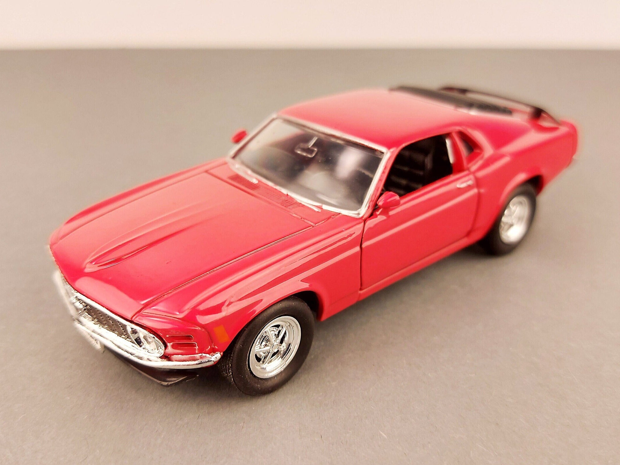 Modèle de voiture Course Alliage Miniature 1:24 Ford Mustang GT Collection  Jouets Décoration- Cadeau Noël pour homme enfant