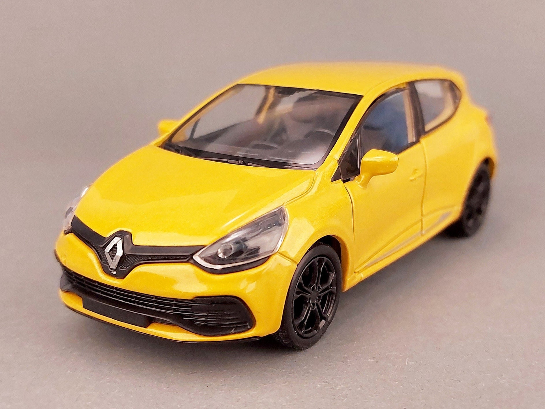 Renault Clio RS Welly 1:34 Diecast / Wooden Base and an -  Denmark