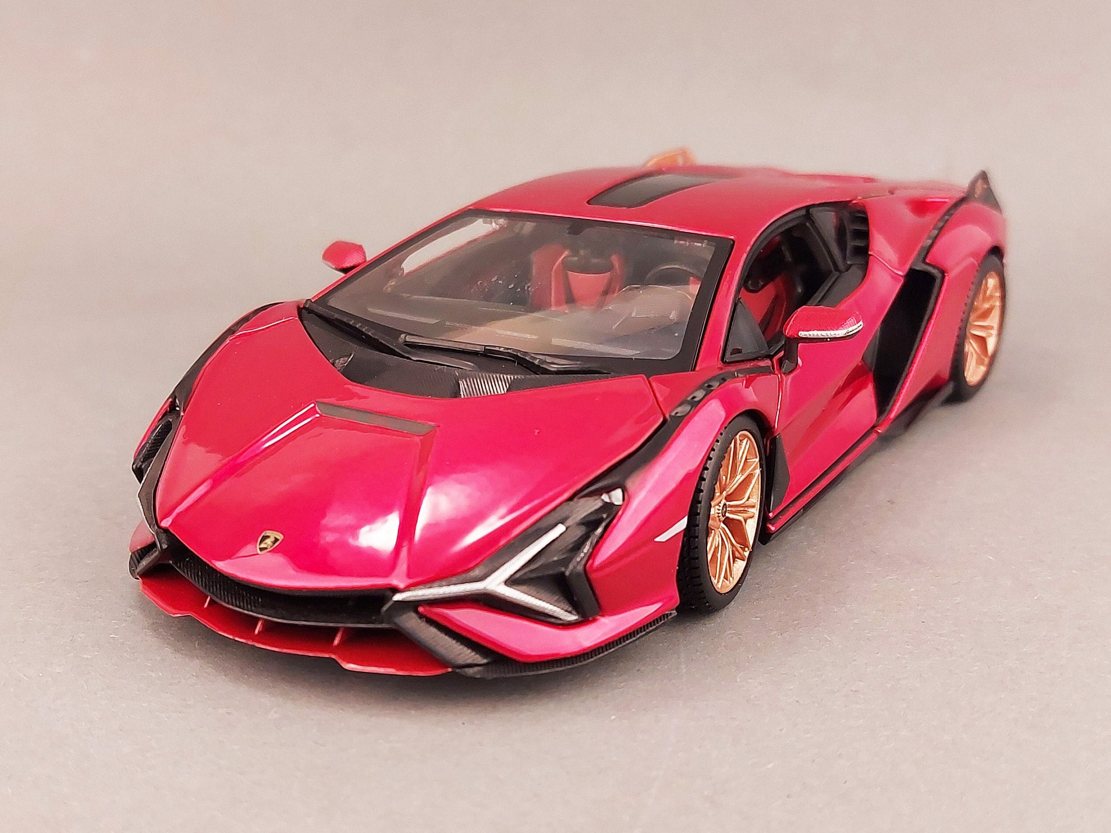 Burago 1:24 Lamborghini Sian FKP 37: Collectible Die Cast Model Car for  Kids & Adults
