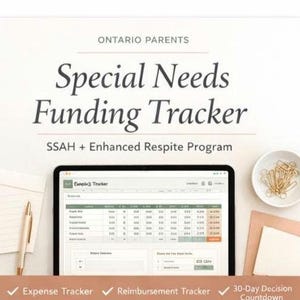 Op de afbeelding: Een digitale tablet toont een spreadsheet, getiteld "Dample Tracker". De tekst "Special Needs Funding Tracker" en "SSAH + Enhanced Respite Program" staan erboven. Een notitieblok, pen en paperclips zijn ook zichtbaar.
