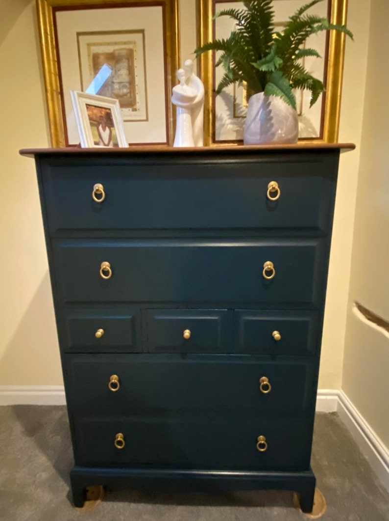 Stag Minstrel 43 Tallboy Chest of Drawers in After Midnight With Gold