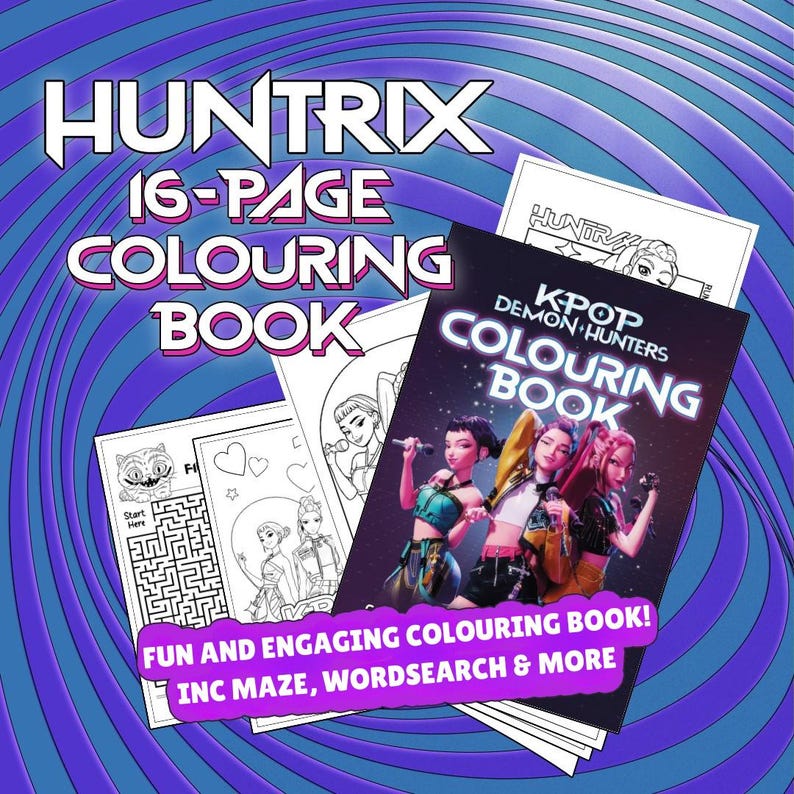 Op de afbeelding: Een kleurboek getiteld "HUNTRIX 16-PAGE COLOURING BOOK" met de tekst "K-POP DEMON HUNTERS COLOURING BOOK" op de cover. De afbeelding bevat illustraties en een doolhof. De achtergrond is een werveling van blauw en paars.