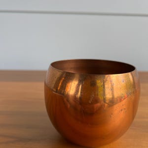 Small Vintage Copper Bowl MCM Round Minimalist Copper Vessel Patina Home Decor Accent Rustic Copper Trinket Dish Boho Shelf Styling Bowl