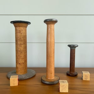 Vintage Wooden Textile Spools Industrial Bobbins with Metal Ends Primitive Antique Wood Spindles Display Props Sewing Decor Collectible