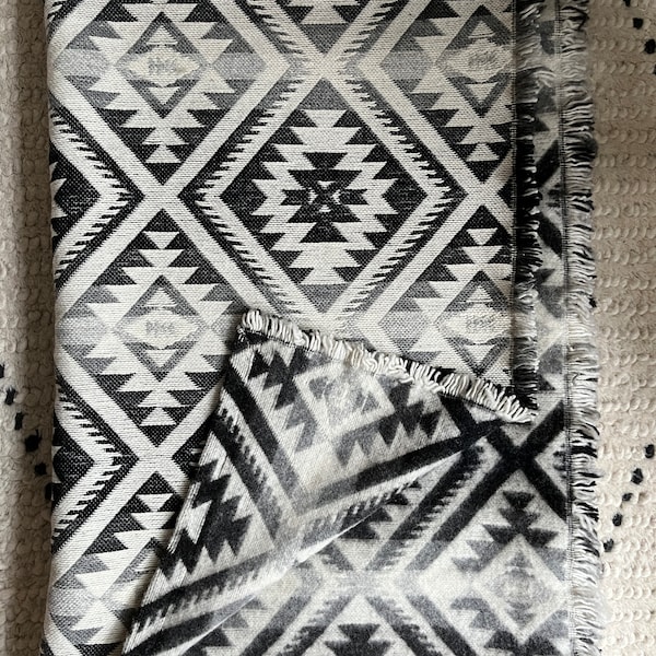 Aztec Eagle Print Pattern Hooded Blanket