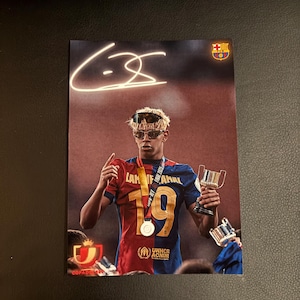 Photo dédicacée #19 Lamine Yamal | FC Barcelone | Impression haute qualité | Cadeau pour les fans/les amateurs | Lamine Yamal Nasraoui Ebana | Coupe du Roi