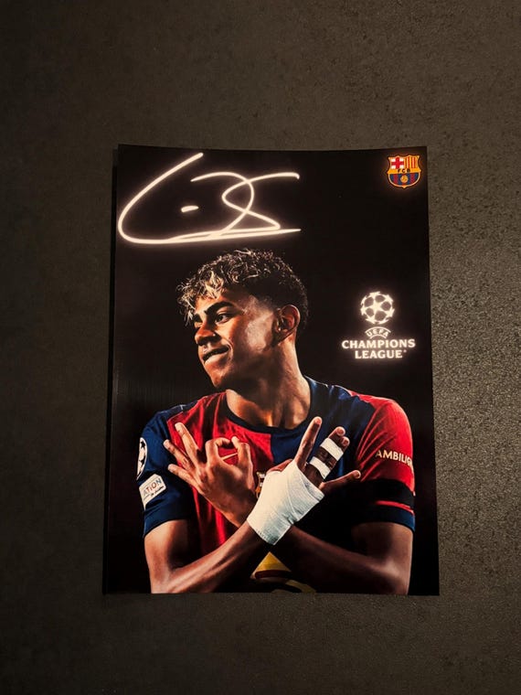 Lamine Yamal #19 Signed Photo | FC Barcelona | High-quality Print