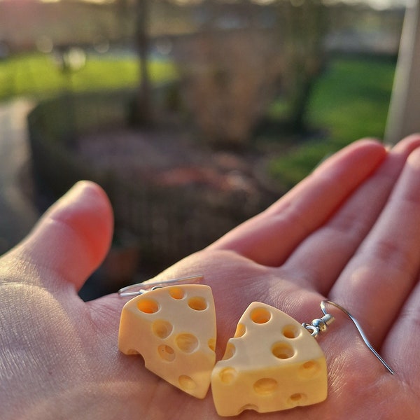 Käse Ohrringe (cheese earrings)