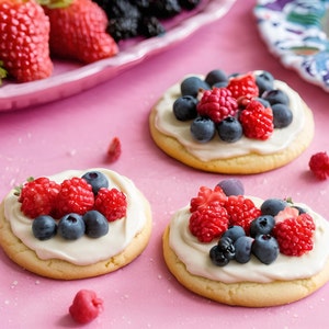 Fruit Pizza Cookie | Crumbl Inspired