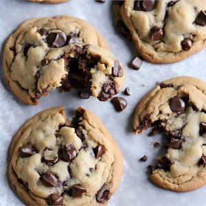 Nutella-Stuffed Chocolate Chip Cookies
